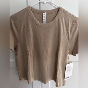 Lululemon classic fit cotton blend tee in the color trench